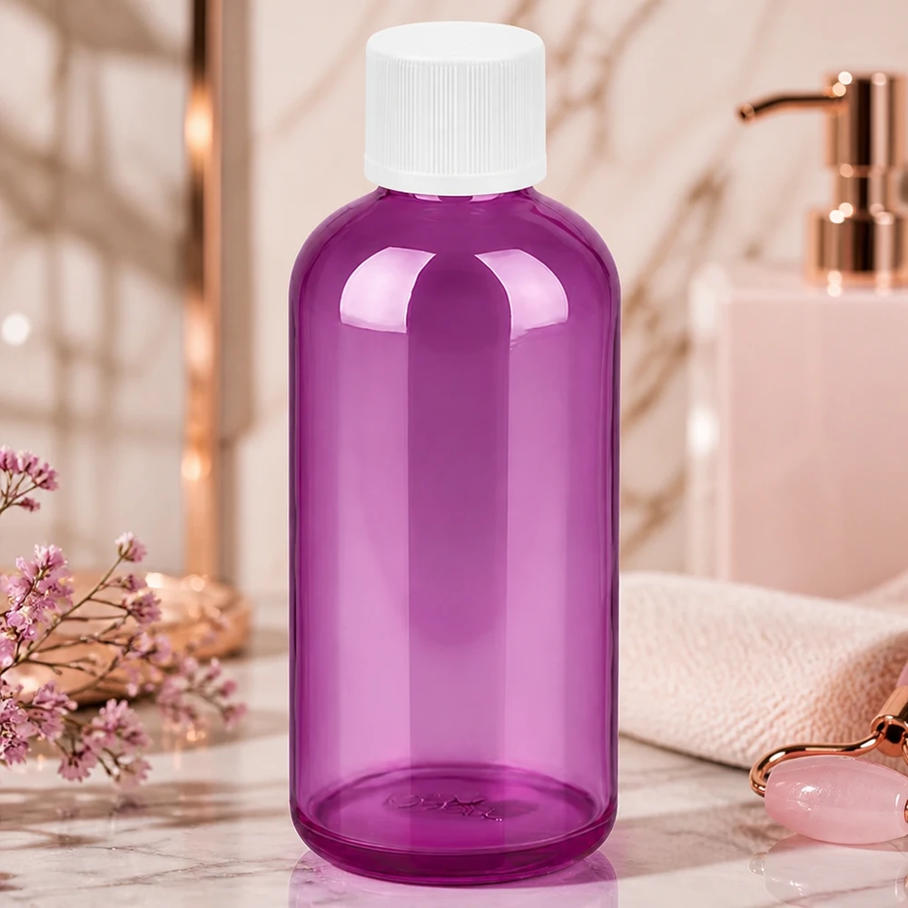 100ml kosmetiikkapullo korkealaatuisesta muovista tyylikkäässä violetissa värissä, jossa on turvallinen korkki.