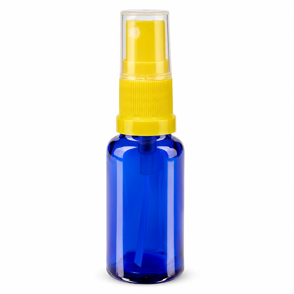 20 ml:n sininen lasinen suihkepullo, jossa on keltainen sumutin ja läpinäkyvä suojakorkki, ApoGlas STD