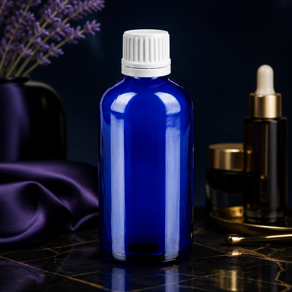 100ml tippapullo 0.7mm valkoinen väärentämisen estävä suljin BlueLine UT18/100 Tarkka tippapullo 100ml, valmistettu UV-suojalasista, sinisestä lasista, jossa on valkoinen korkki laboratorioihin ja apteekkeihin.