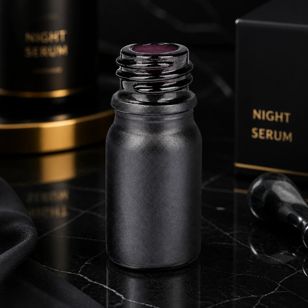 5ml apteekkipullo BlackLine UT18/5 UNiTWIST 5ml apteekkipullo BlackLine UT18/5 UNiTWIST Musta 5ml apteekkipullo BlackLine UT18/5 violetista lasista kosmetiikkaan ja yöseerumiin.