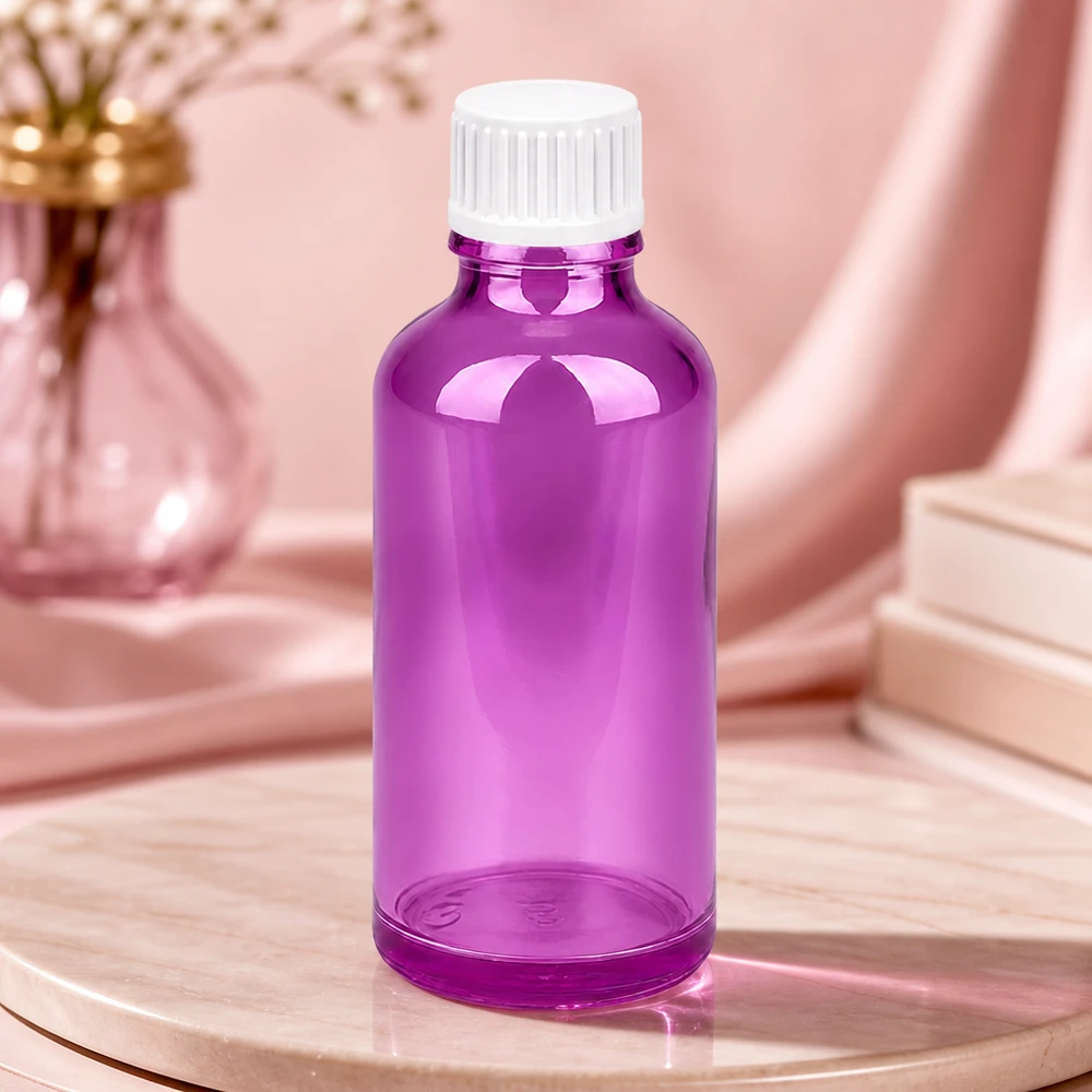 50ml tippapullo 0,9mm valkoinen standardi PurpleLine. UT18/50 Violetti 50ml tippapullo, jossa on tarkka 0.9mm tiputussuihku ihonhoitoaineille.