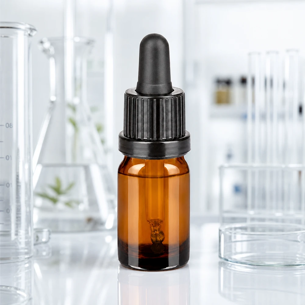 5 ml:n pipettipullo, jossa on meripihkalasi UV-suojaus valolle herkille aineille.