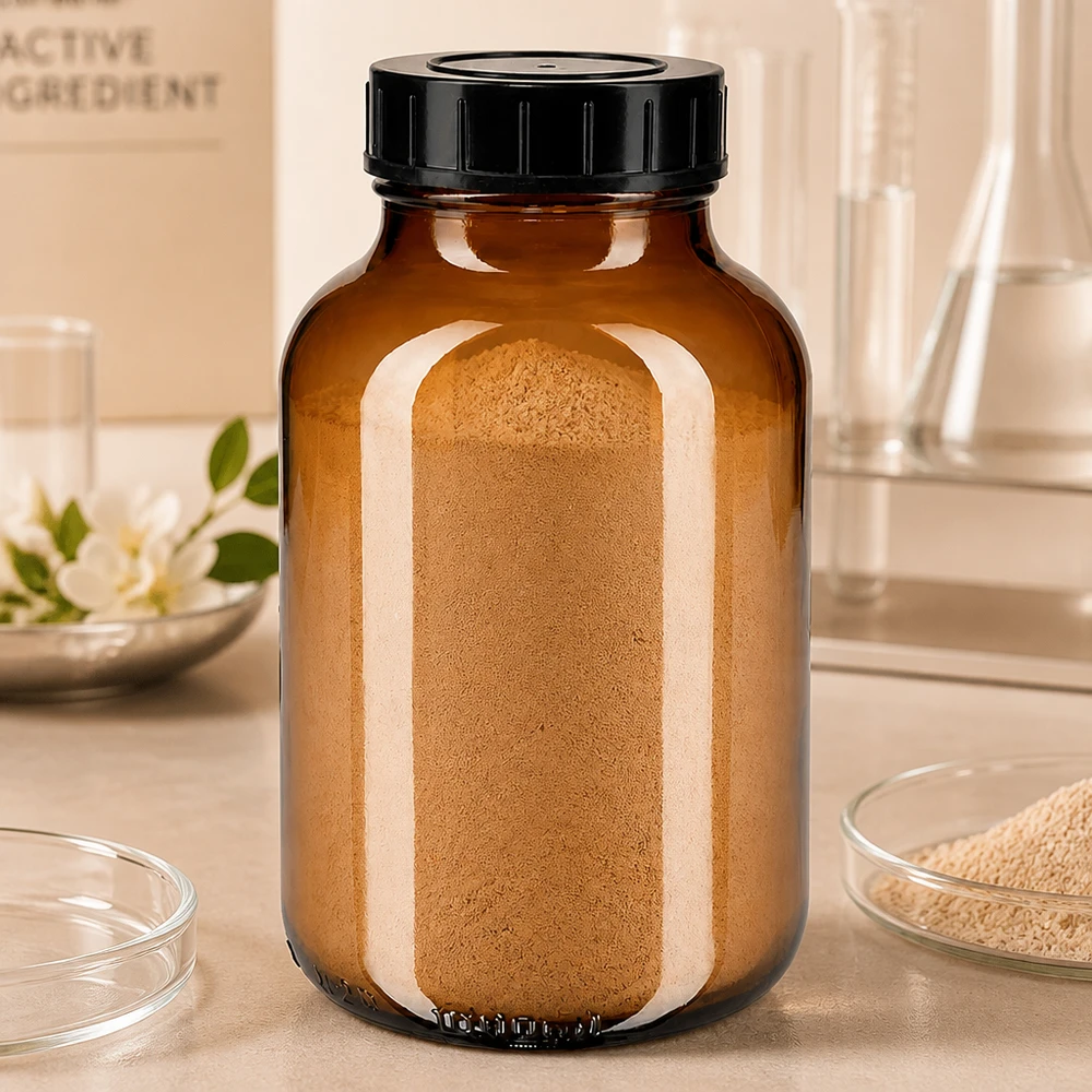 1000ml leveäkaulainen meripihkalasipullo, jossa on kierrekorkki. Suuri 1000 ml:n apteekkipullo meripihkalasista, jossa on käytännöllinen leveäsuukorkki jauheelle.
