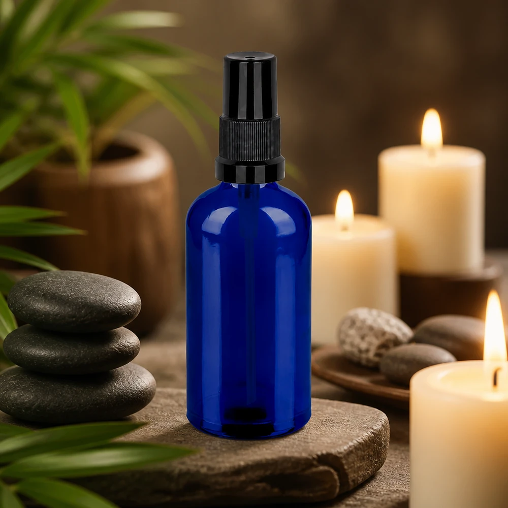 100ml suihkepullo musta vakiokorkki BlueLine UT18/100 Tyylikäs sininen 100ml suihkepullo, jossa on ergonominen muotoilu - ihanteellinen wellness- ja spa-sovelluksiin.