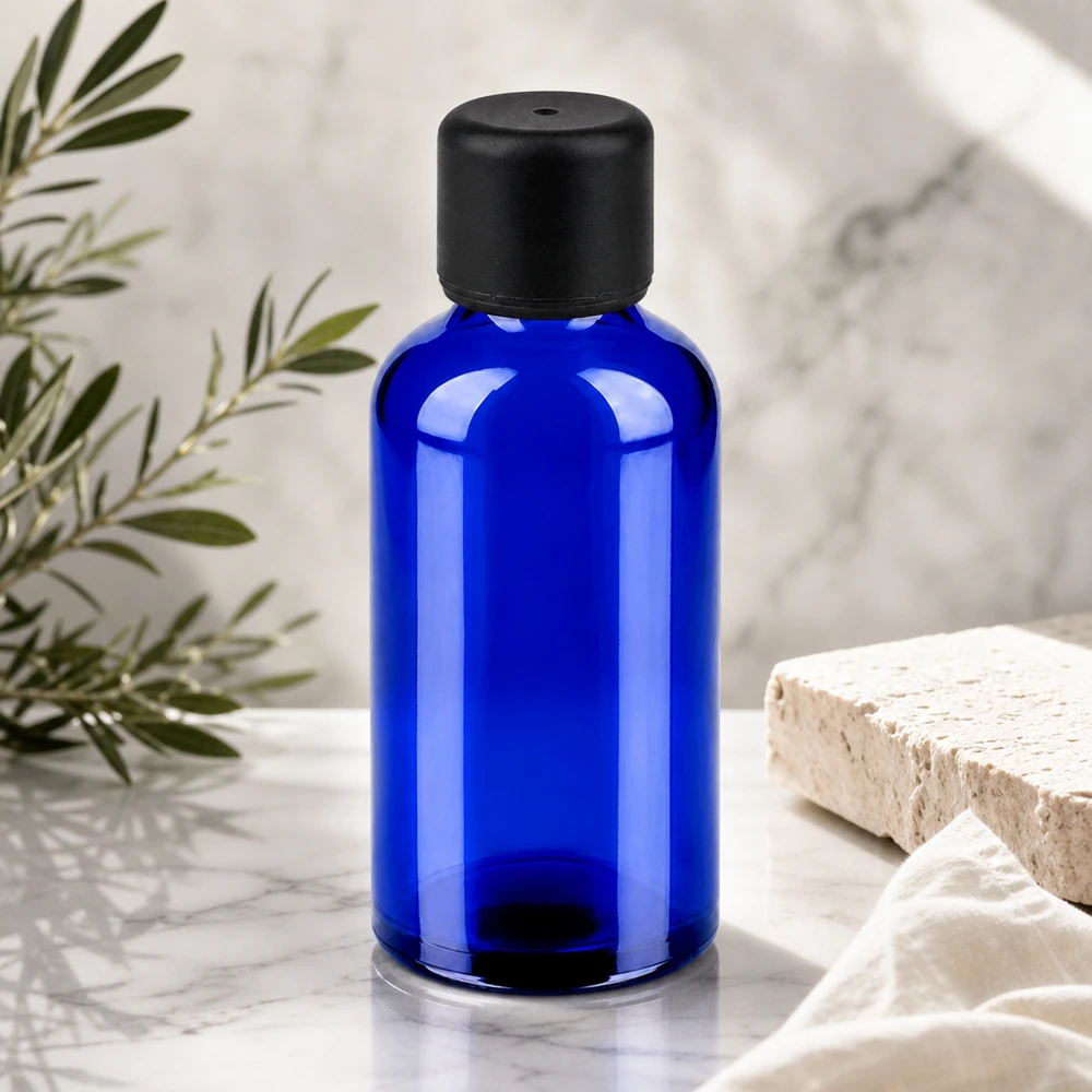 50ml pullo 6mm kierrekorkki musta Standard BlueLine UT18/50 Standard BlueLine UT18/50 Laadukas sininen lasipullo 50ml, jossa on mattamusta korkki ammattikäyttöön tarkoitetuille kosmetiikkatuotteille.