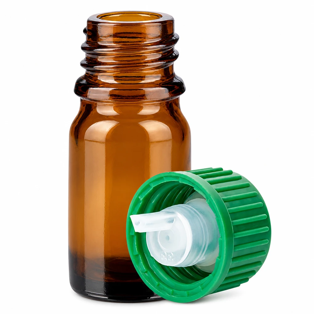 5ml tippapullo 0.8mm vihreä vakiokorkki BrownLine UT18/5 Ruskea lasipullo 5ml, jossa on 0.8mm tippa ja vihreä ruuvikorkki aromaterapiaan