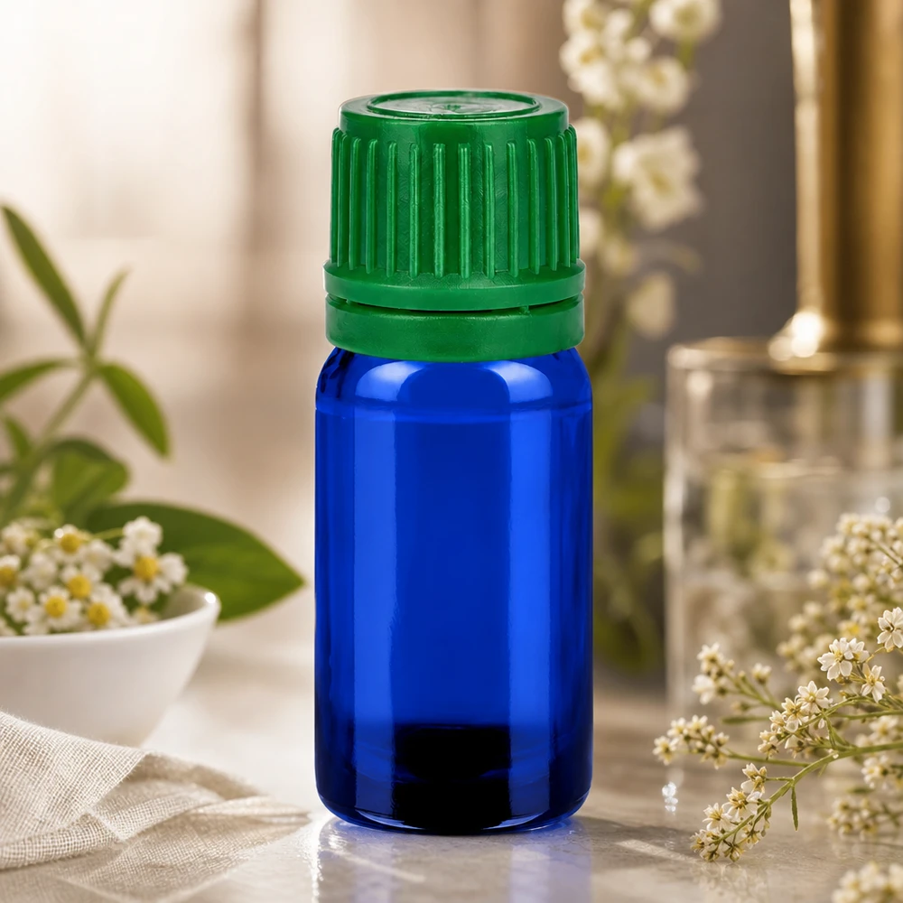 5ml BlueLine-lasipullo, jossa on liukumaton vihreä korkki turvallista säilytystä varten.