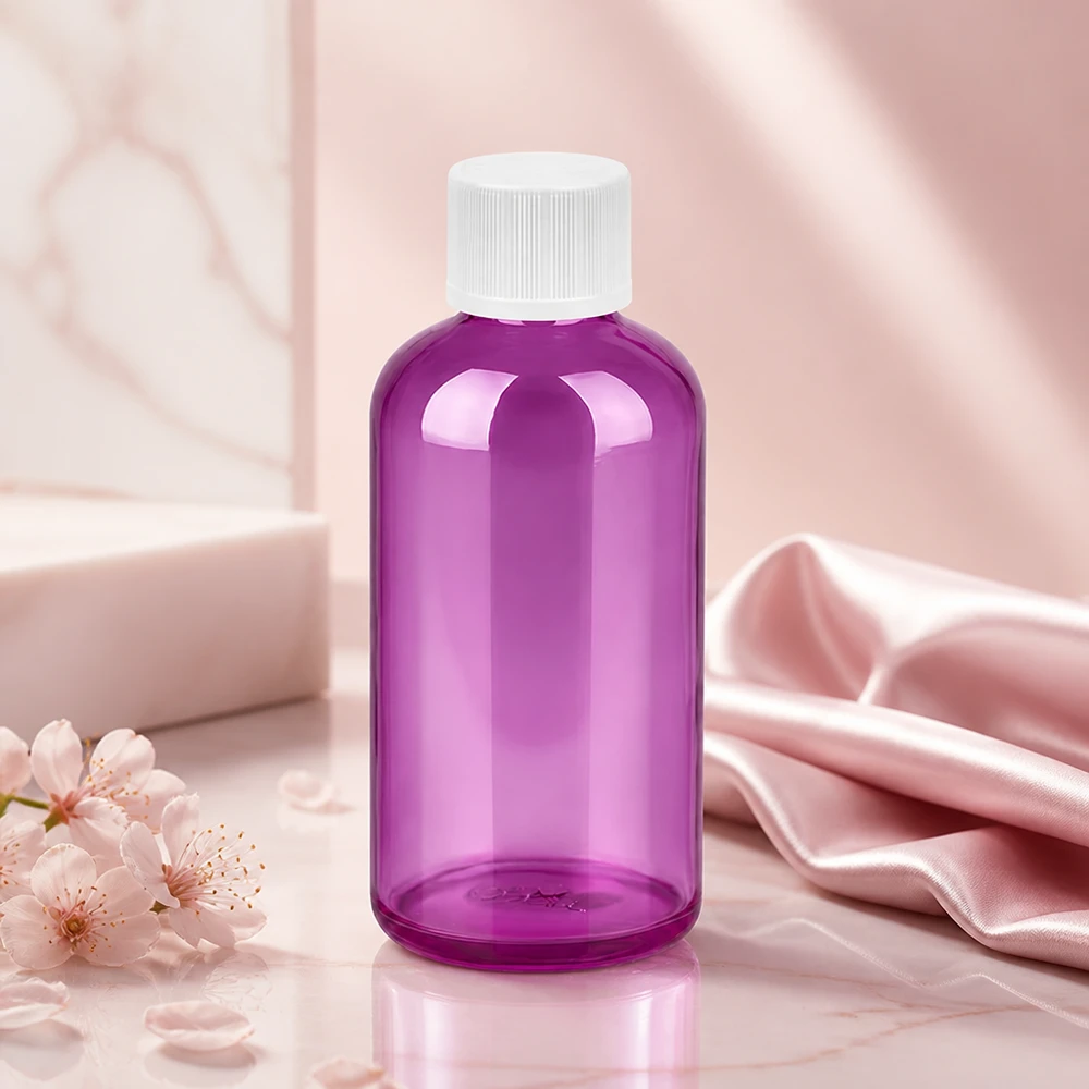 Violetti läpikuultava pullo 100ml, jossa on lapsiturvallinen valkoinen korkki UT18-kierre lääkkeiden turvalliseen säilytykseen.