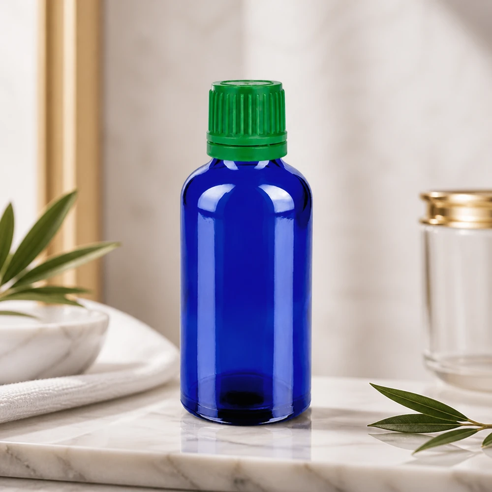 50ml pullo 11mm kierrekorkki vihreä väärentämisen estävä korkki BlueLine UT18/50 BlueLine UT18/50 Vankka 50 ml:n lasipullo, jossa on vihreä kierrekorkki kosmetiikka- ja wellness-sovelluksiin.