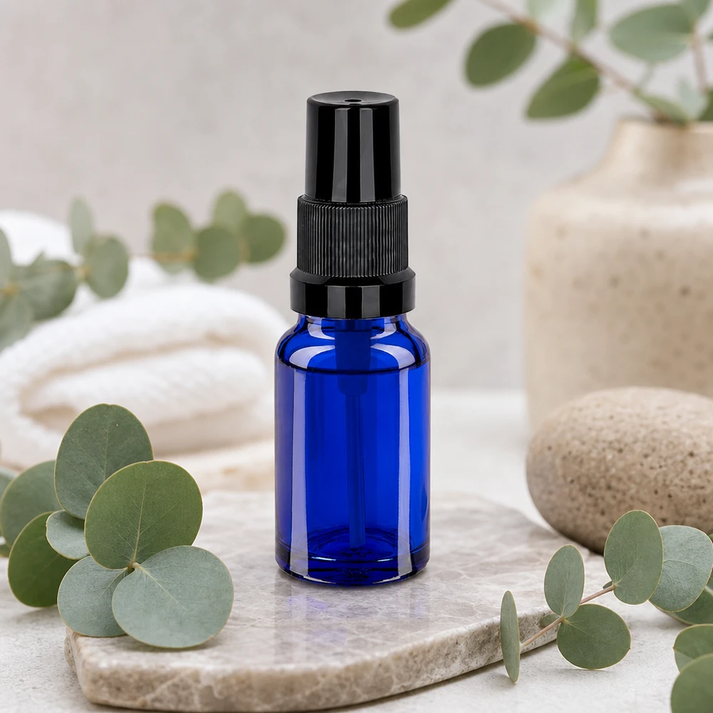 10ml suihkepullo musta vakiokorkki BlueLine UT18/10 BlueLine UT18/10 Pieni 10 ml:n suihkepullo STD BlueLine UT18/10 ihanteellinen matkoille ja liikkeellä oloon.