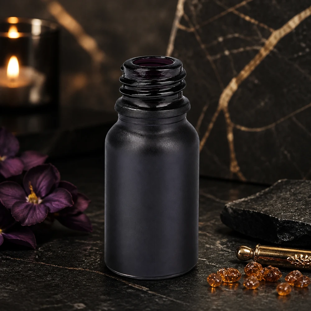 10ml apteekkipullo BlackLine UT18/10 UNiTWIST valmistettu korkealaatuisesta violetista lasista UV-suojaa varten.