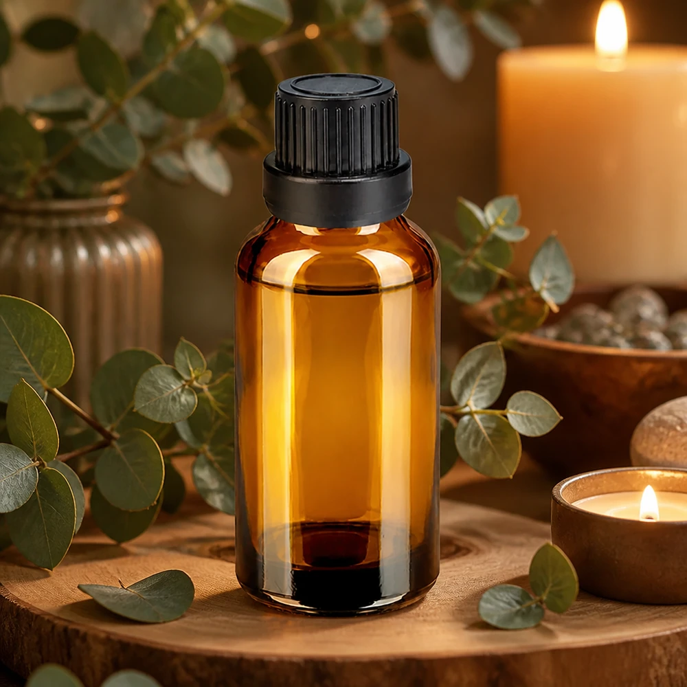 Korkealaatuinen 30ml lasipullo, jossa on tyylikäs meripihkanvärinen ja käytännöllinen 11mm korkki.