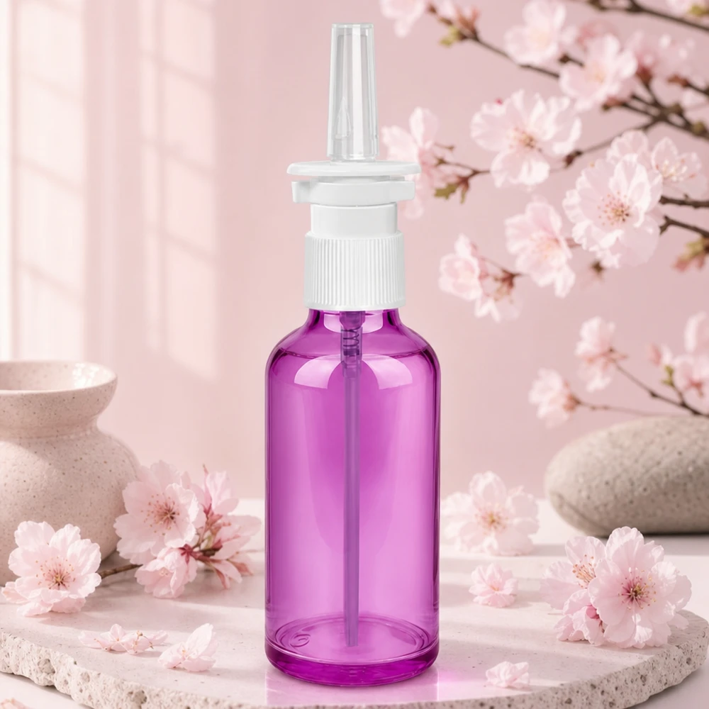 50ml nenäsumutinpullo valkoinen/läpinäkyvä vakio PurpleLine. UT18/50 Laadukas 50 ml:n nenäsumutepullo, jossa on valkoinen suihkupää houkuttelevalla violetilla värillä.