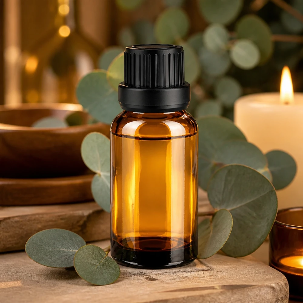 Pieni 20ml tippapullo meripihkalasista, jossa on liukumaton musta kierrekorkki