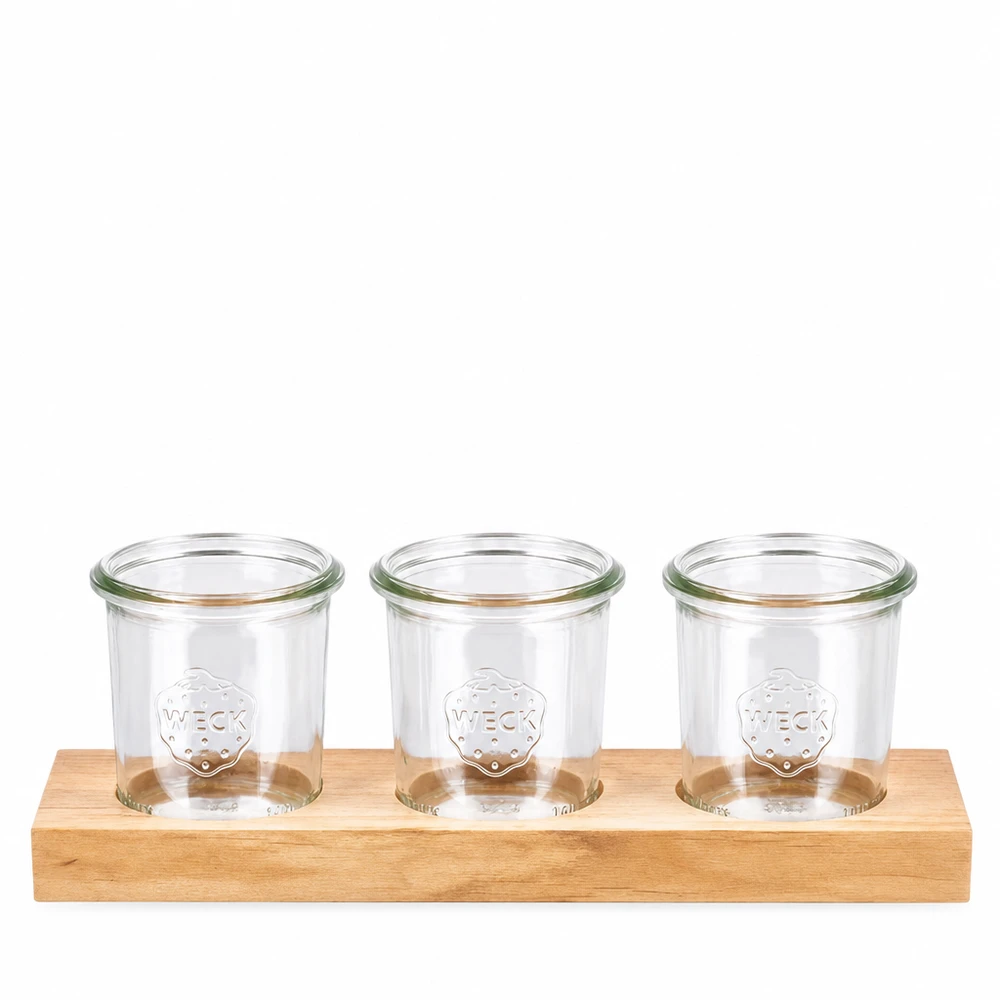 Plano3-tarjoilulautanen ja 3 kpl Weck-lasipurkkia (140 ml) Plano3 puinen tarjoilulauta, jossa on 3 WECK 140ml juomalasia keittiöön ja säilytykseen.