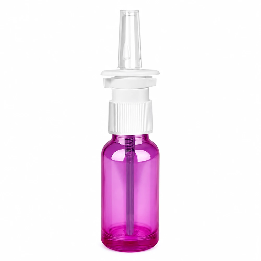 20 ml:n nenäsumutepullo, jossa on läpinäkyvä suihkupää violettia väriä nenäsumutteisiin.