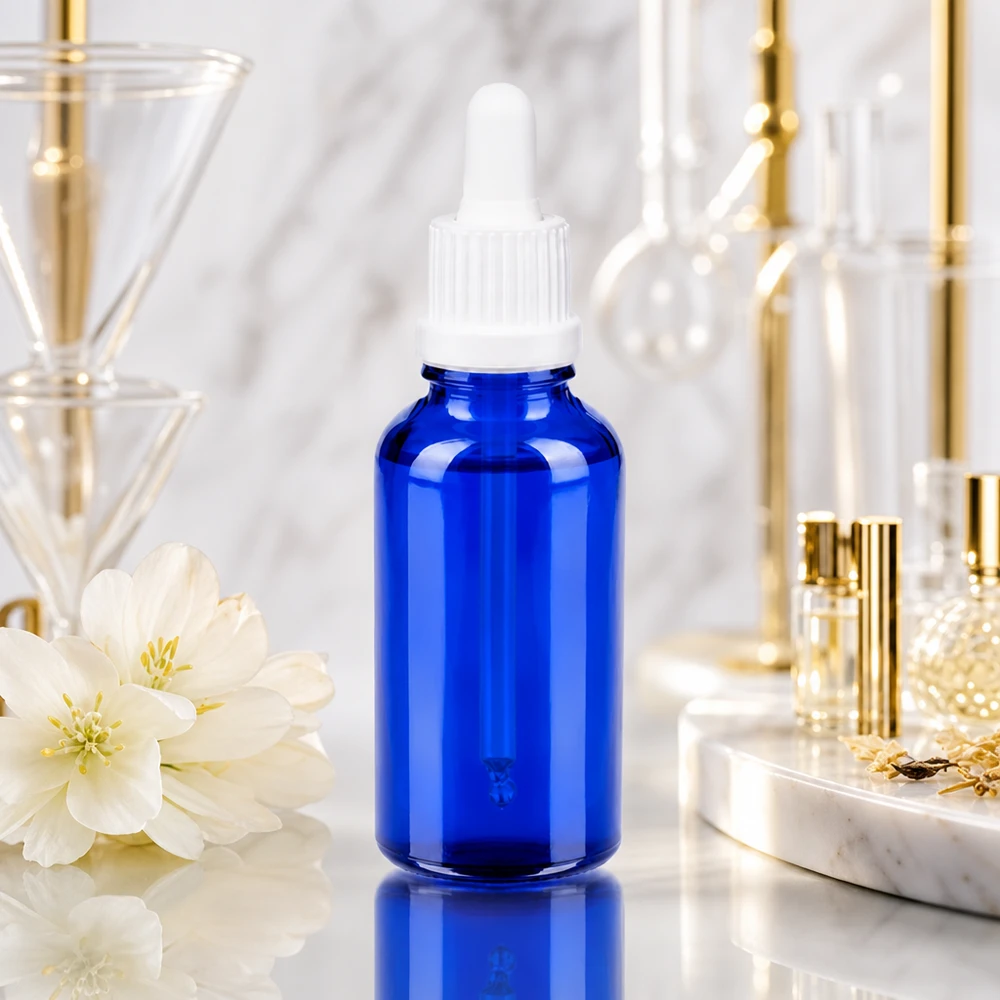 30ml BlueLine pipettipullo UT18 valkoisella korkilla kosmeettisiin sovelluksiin ja seerumeihin.