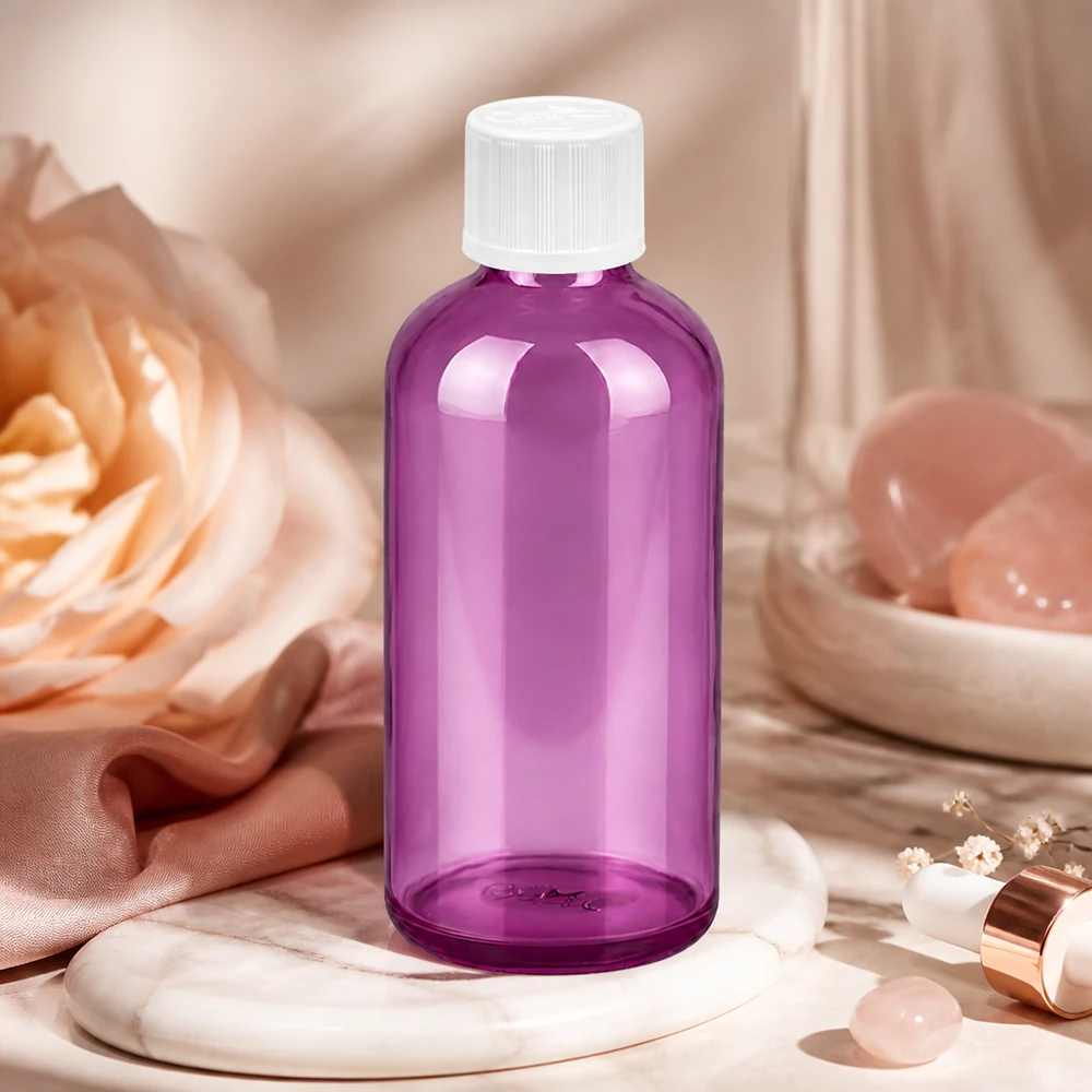 Kompakti 100ml lasipullo, jossa on tarkka 1.2mm tippaputki, tyylikkäässä violetissa värissä kauneudenhoitotuotteille.