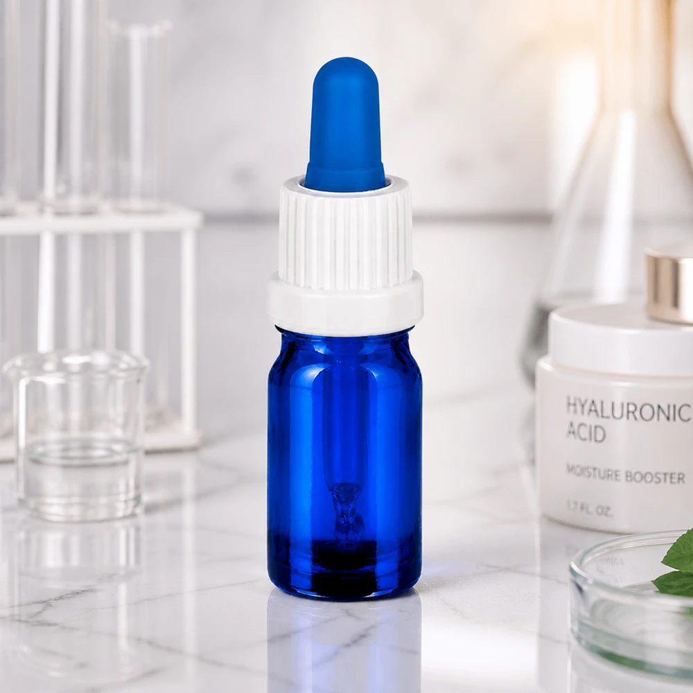 Ammattimainen 5ml BlueLine pipettipullo valkoisella UT18-korkilla kosmetiikkaan ja apteekkiin.
