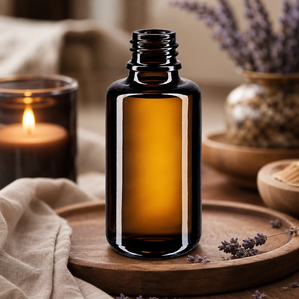 Orion 30ml violetti lasinen tippapullo, jossa on käytännöllinen tippakorkki helppoa levitystä varten.