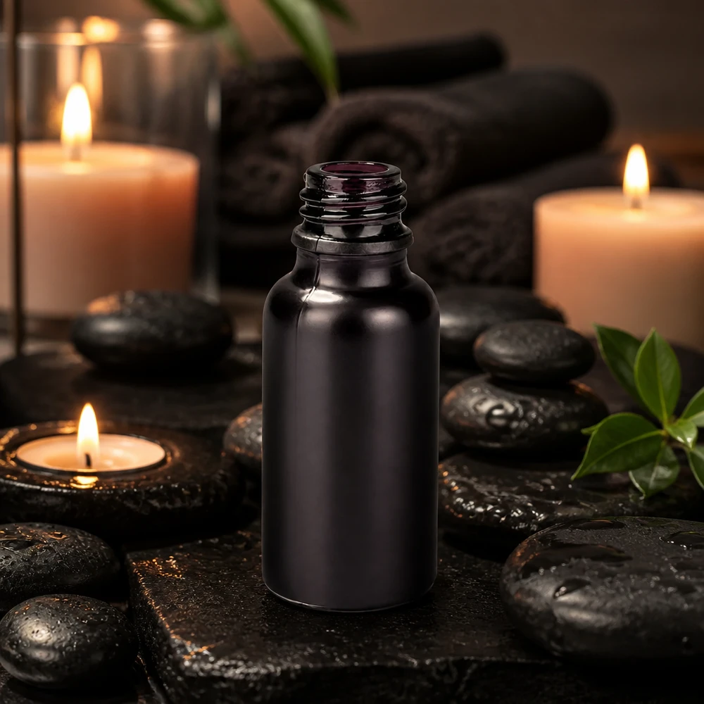 Laadukas 20ml BlackLine apteekkipullo, jossa on UV-suoja mustan lasin ja UNiTWIST-korkin ansiosta.