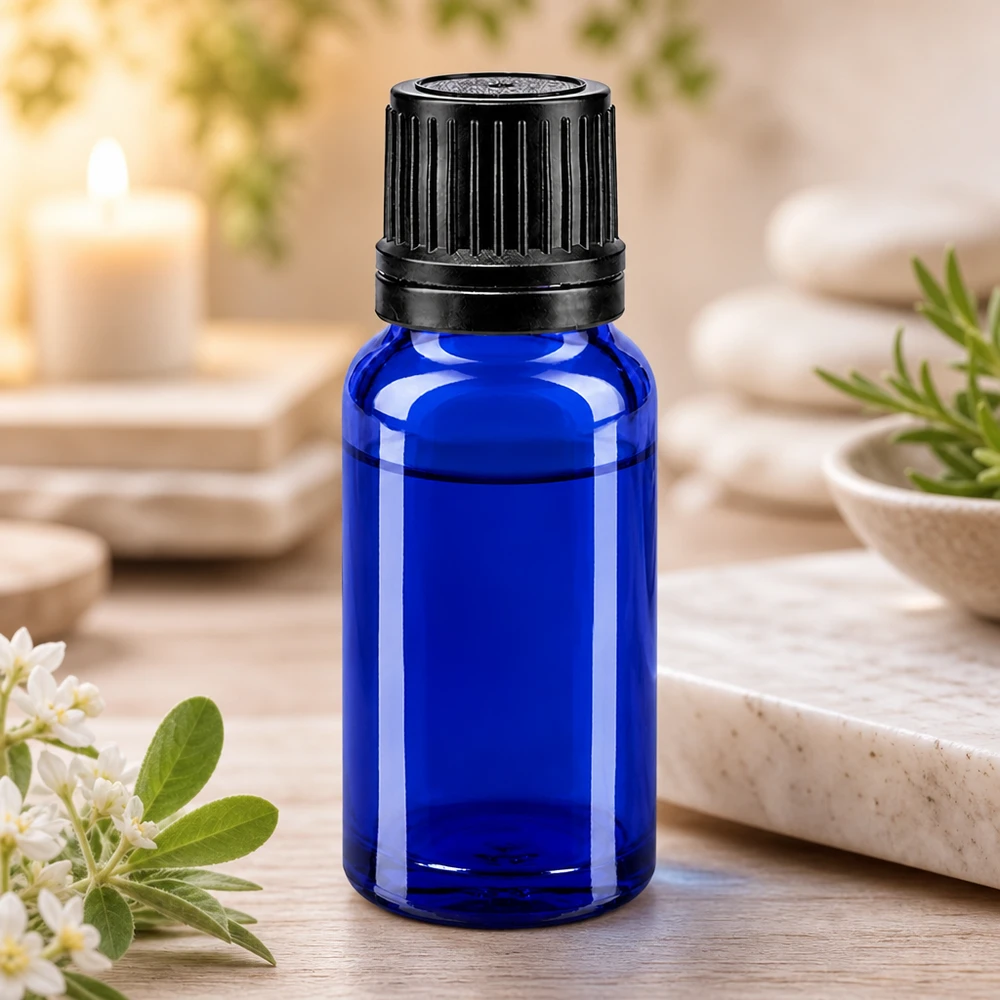 Apteekkipullo sininen 10ml tiputuskorkki valurengas 1mm musta peukaloinnin estävä sulkeminen. Tummansininen 10 ml:n tiputuspullo, jossa on musta alkuperäiskorkki, valmistettu korkealaatuisesta apteekkilasista
