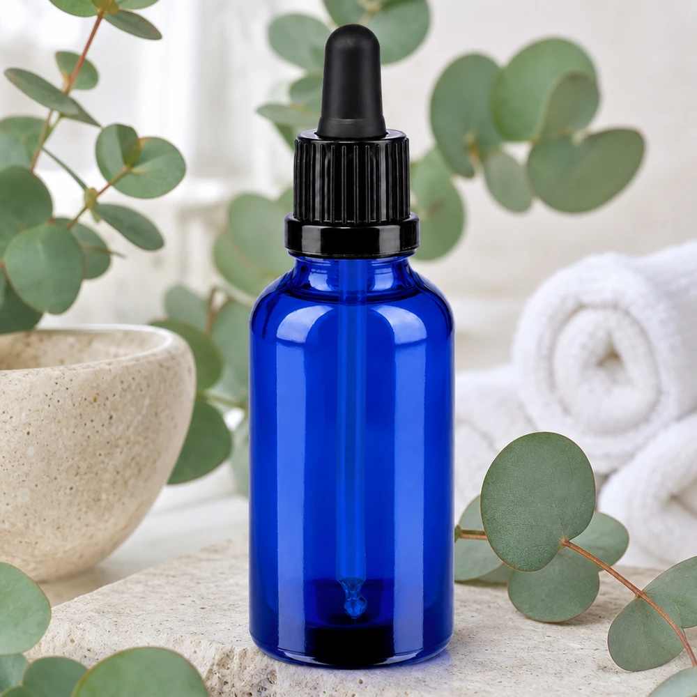 30 ml tippapullo, jossa on liukumaton musta korkki turvallista käsittelyä ja annostelua varten.