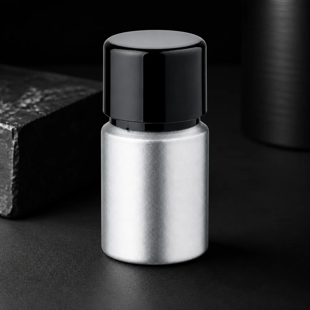 Värjätty 10 ml:n alumiinipullo mattapintaisena - ammattimainen metallipullo näytteille ja kemikaaleille.
