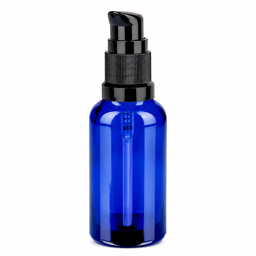 30ml pumppupullo musta vakiokorkki BlueLine UT18/30 Sininen lasipullo 30ml mustalla annostelijalla ihonhoitotuotteiden tarkkaan annosteluun.
