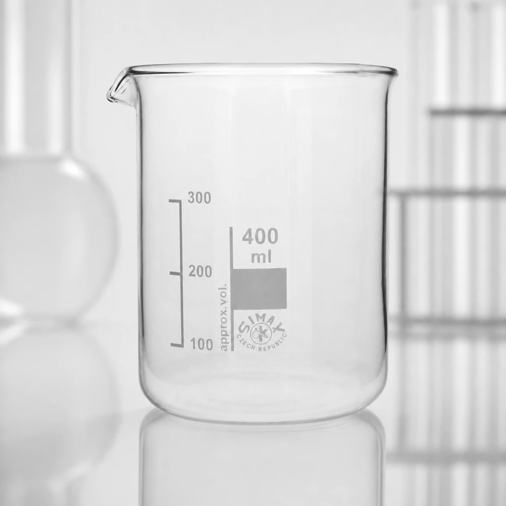Juomalasi 400ml borosilikaattilasi, matala muotoinen 400 ml:n laboratorioannostelulasi, matala muoto, jossa on käytännöllinen nokka tarkkaa annostelua varten.