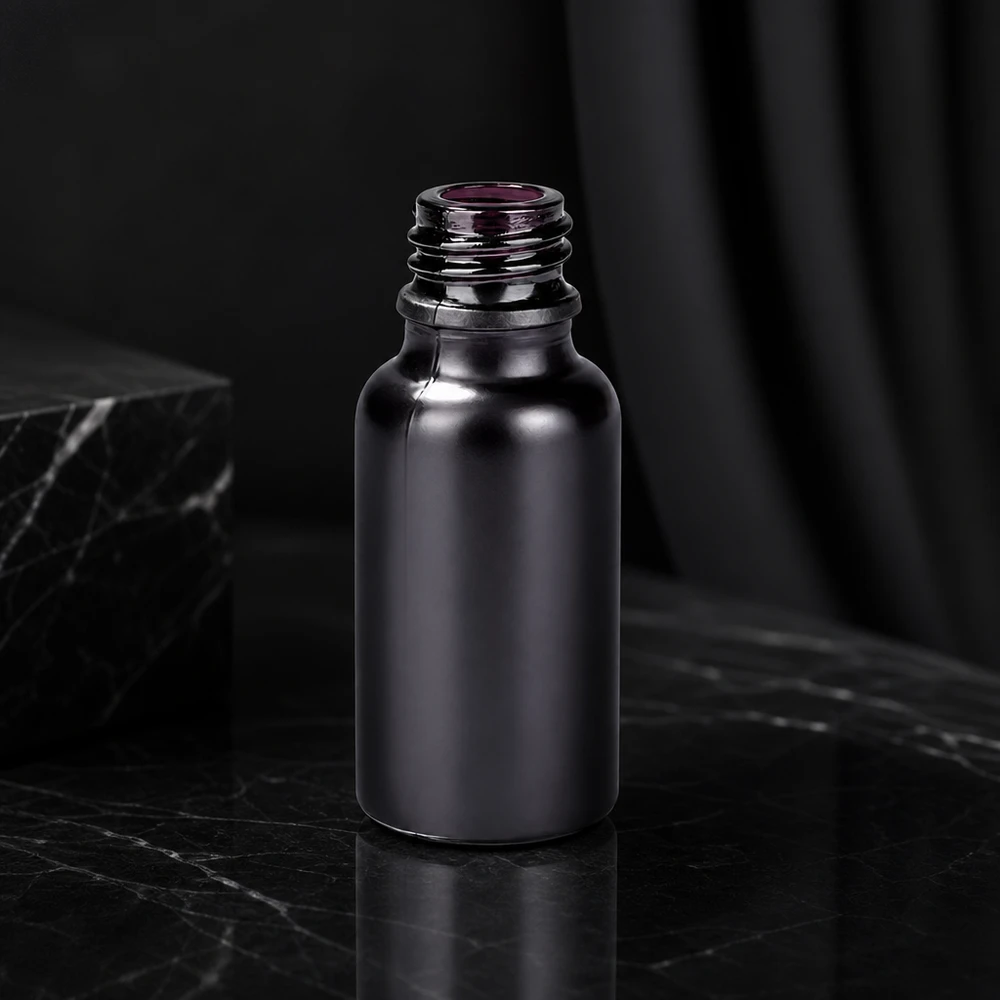 Tyylikäs 20ml apteekkipullo BlackLine mattapintaisella pinnalla ja UNiTWIST-kierteellä UT18/20.