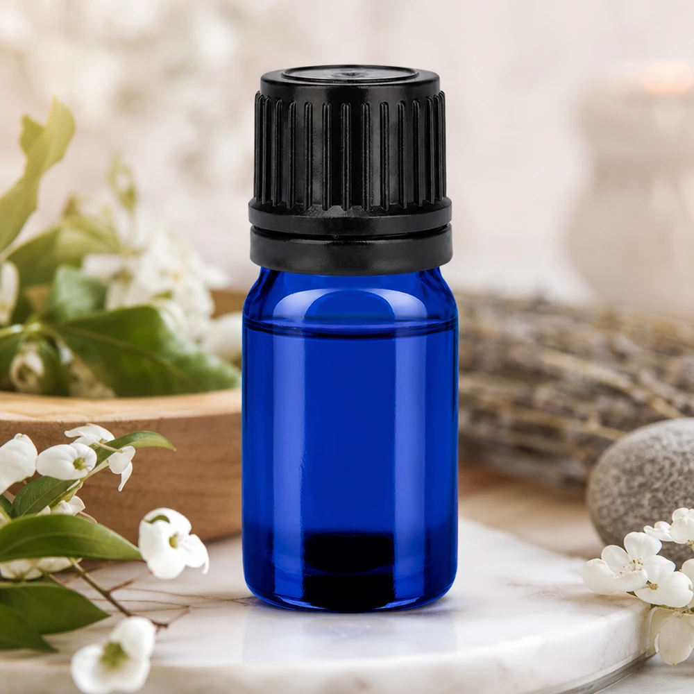 5ml pullo 11mm ruuvikorkki musta väärentämisen estävä korkki BlueLine UT18/5 Pienikokoinen 5 ml:n koboltinsininen lasipullo, jossa on uritettu musta korkki turvallista säilytystä varten.