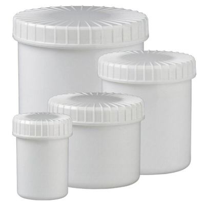 Valkoiset ruuvikotelot, jossa on uritettu kansi