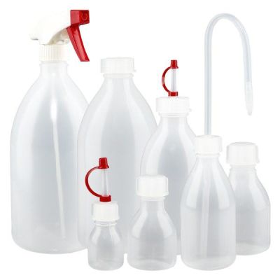 Kapeakaulaiset pullot korkilla